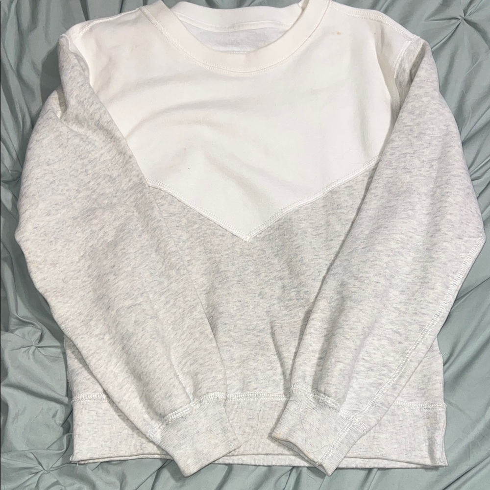 Abercrombie & Fitch Cream Sweatshirt